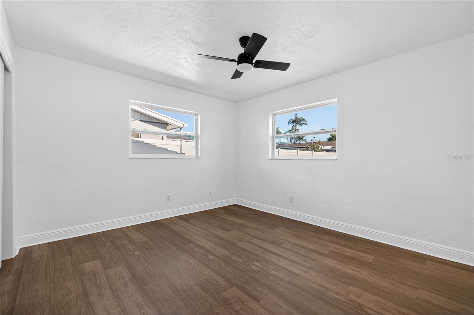 Image 19 of 24 For 13690 87th Place N