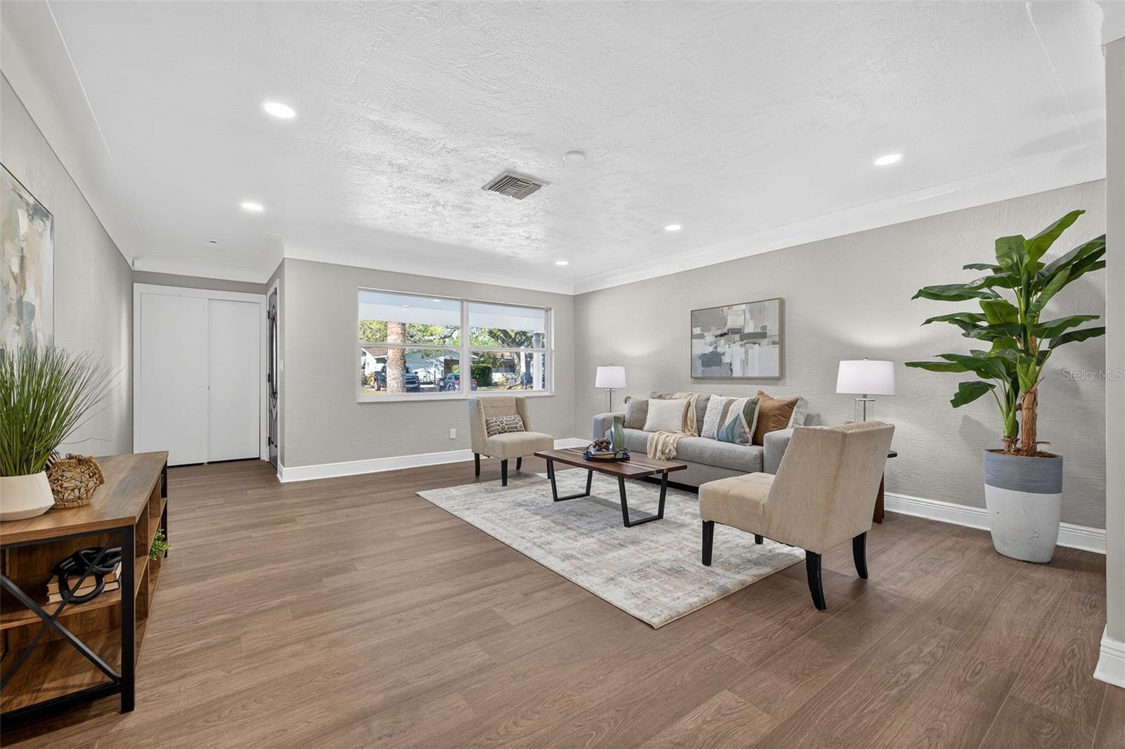 Image 4 of 24 For 13690 87th Place N