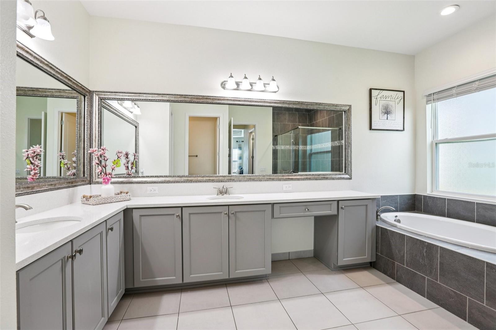 Image 15 of 51 For 3326 Acacia Bay Avenue