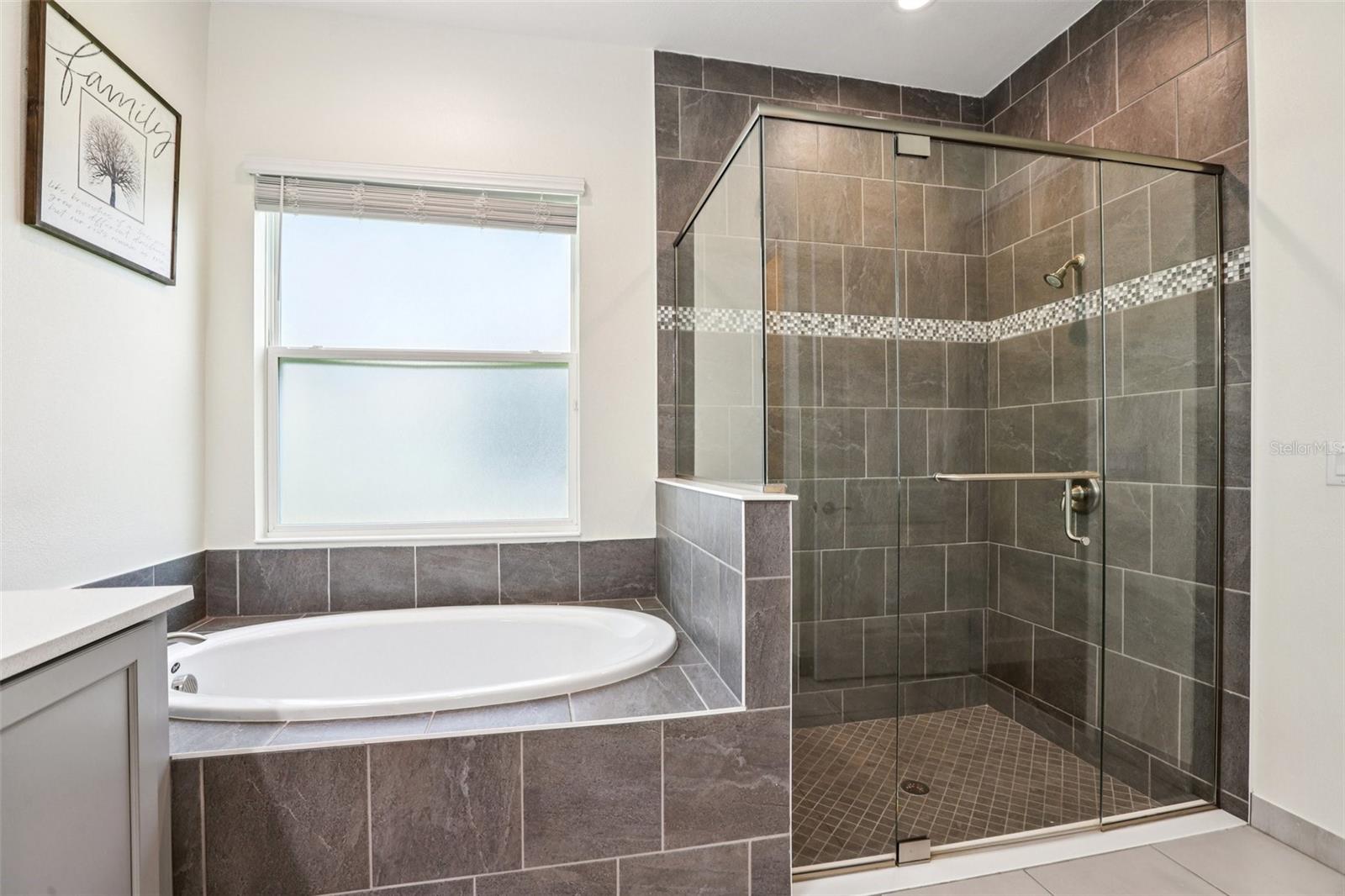 Image 17 of 51 For 3326 Acacia Bay Avenue