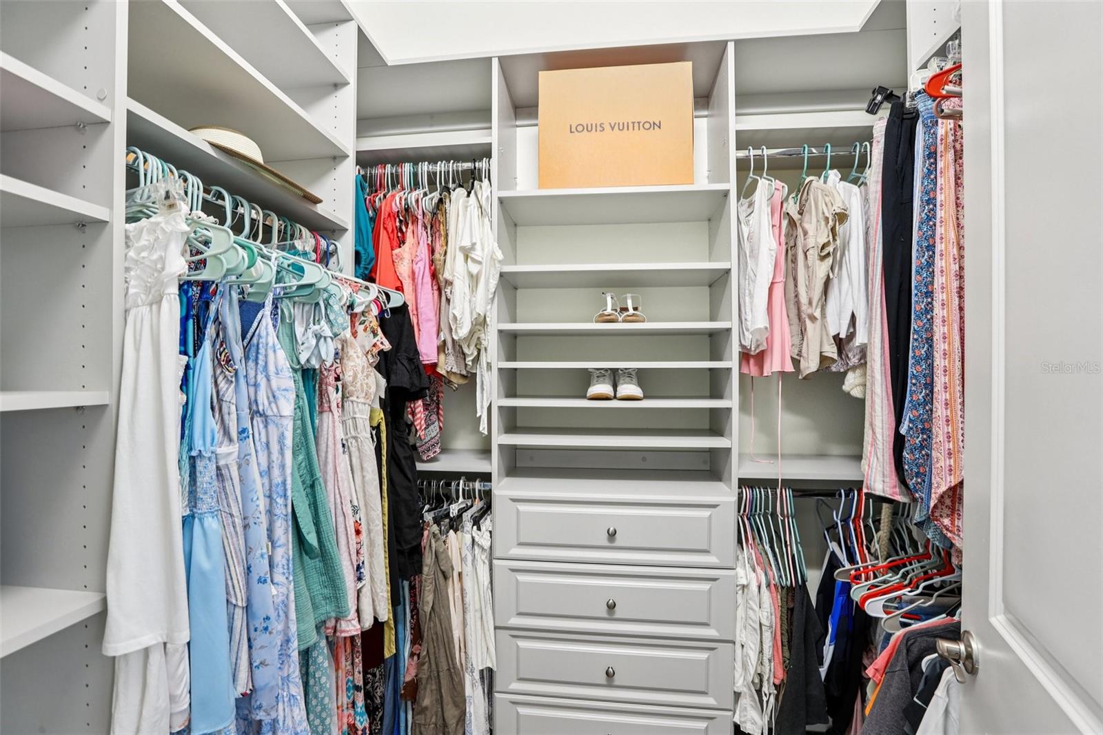 Image 19 of 51 For 3326 Acacia Bay Avenue