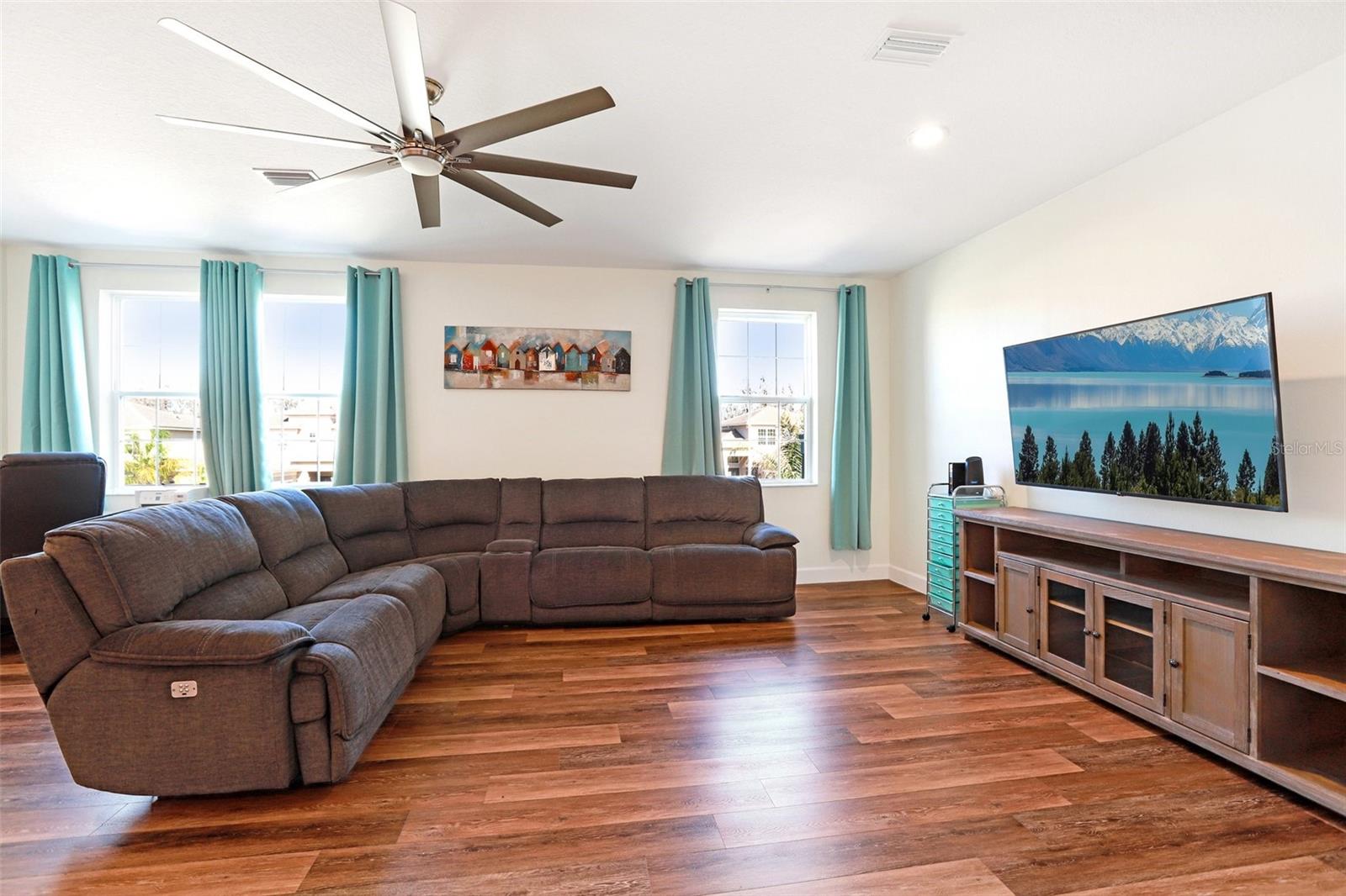 Image 31 of 51 For 3326 Acacia Bay Avenue