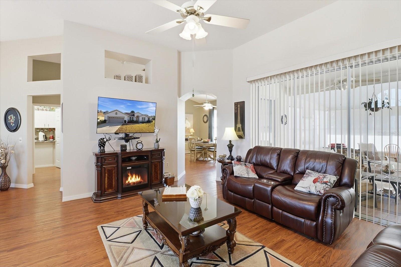 Image 15 of 50 For 188 Romany Loop