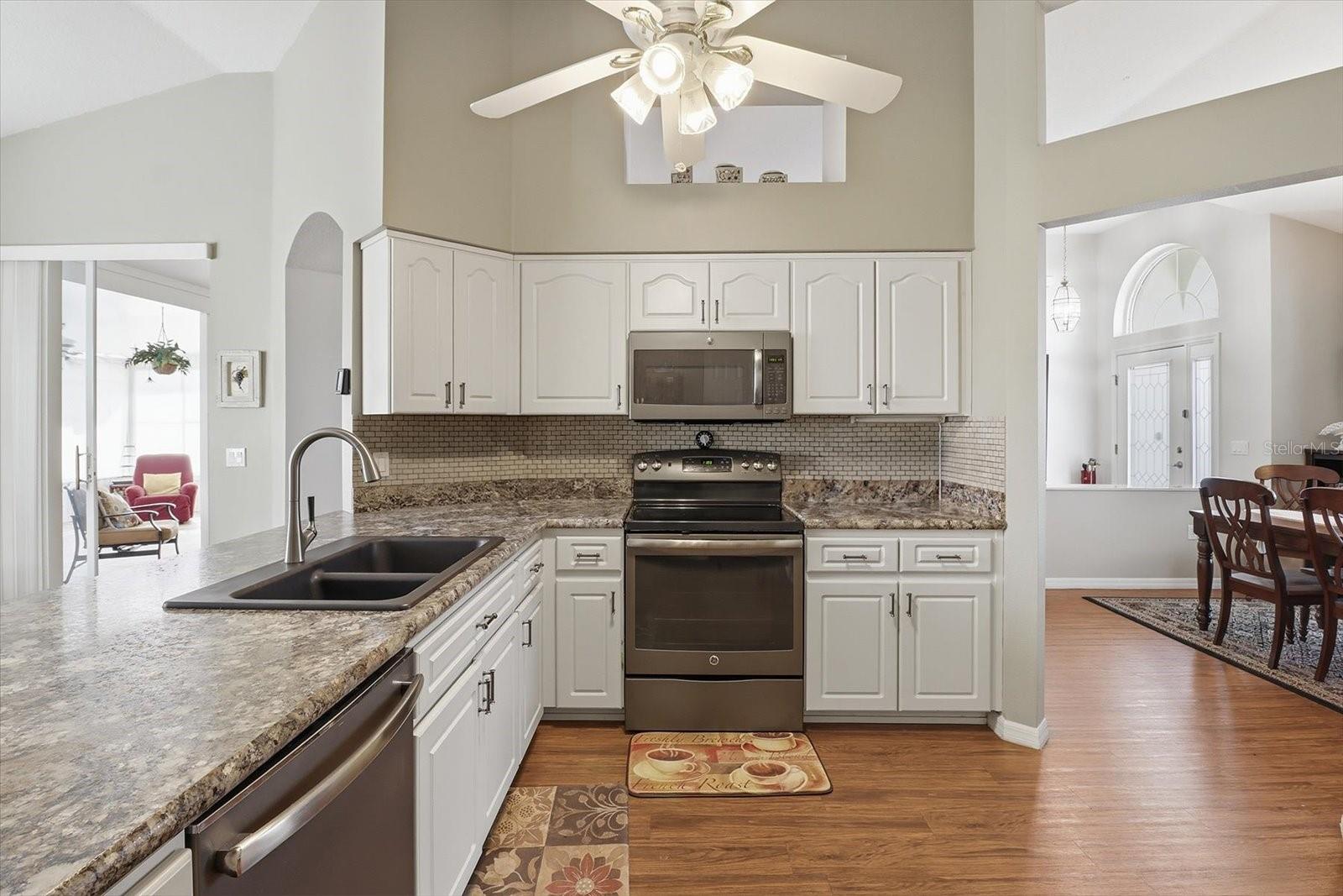 Image 19 of 50 For 188 Romany Loop