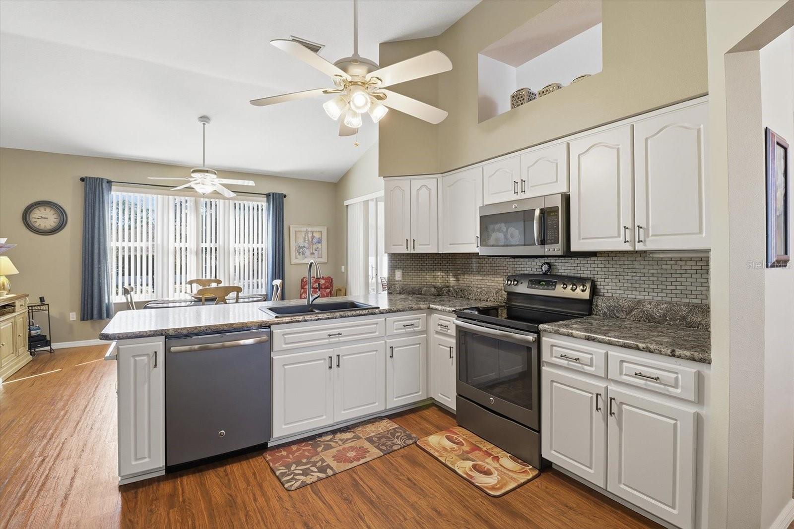 Image 23 of 50 For 188 Romany Loop