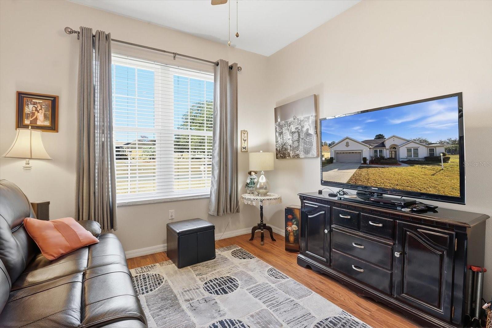 Image 34 of 50 For 188 Romany Loop