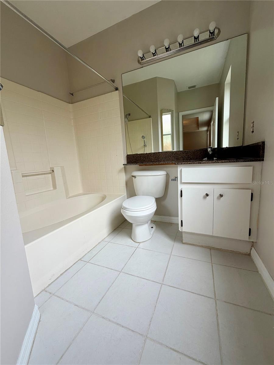 Listing photo id 8 for 18122 Lembrecht Way