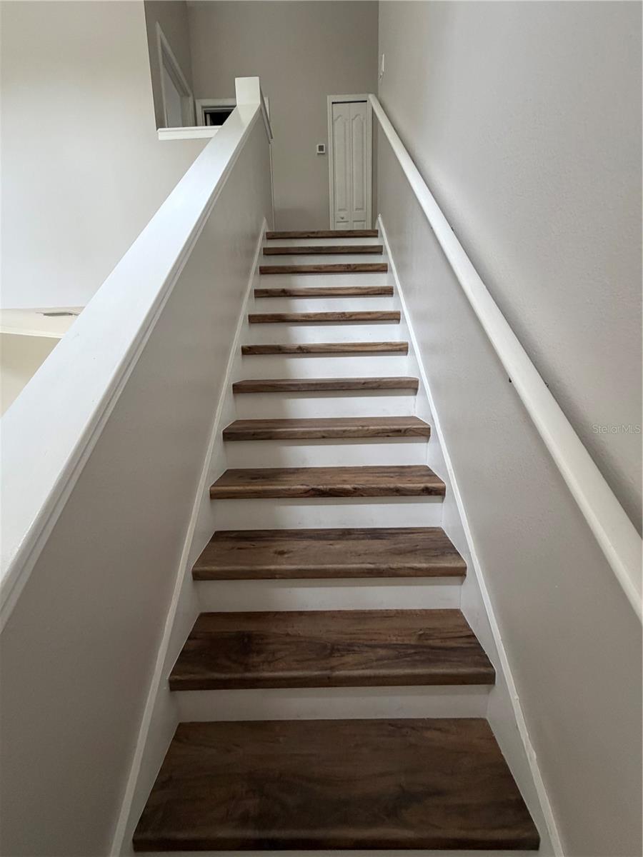 Listing photo id 10 for 18122 Lembrecht Way