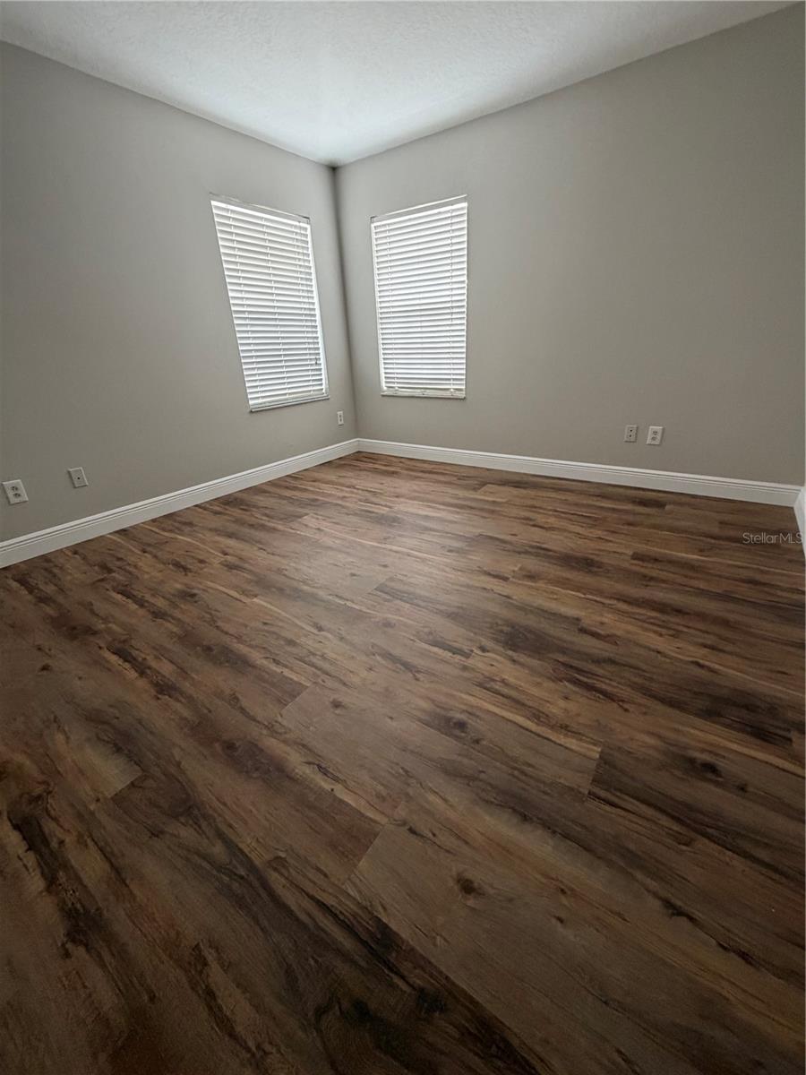 Listing photo id 11 for 18122 Lembrecht Way