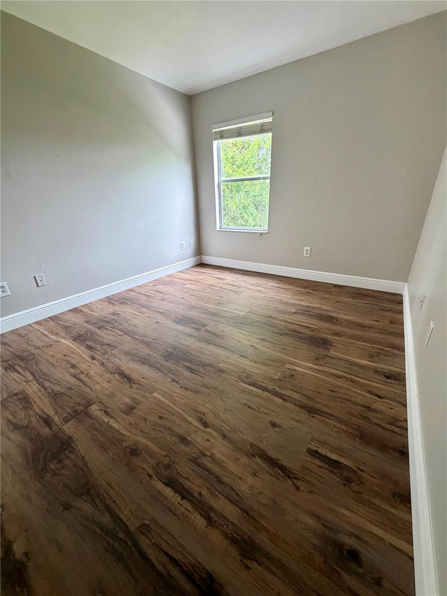 Listing photo id 15 for 18122 Lembrecht Way