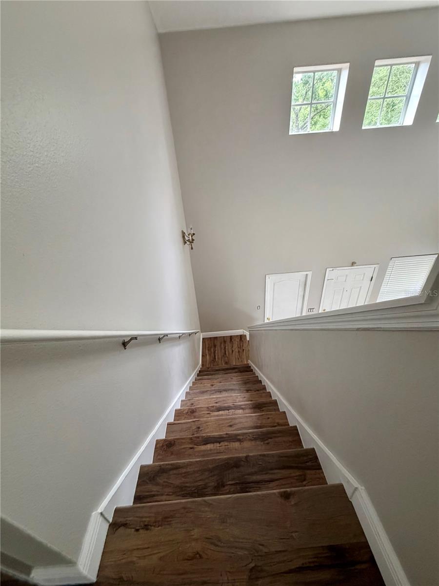 Listing photo id 16 for 18122 Lembrecht Way