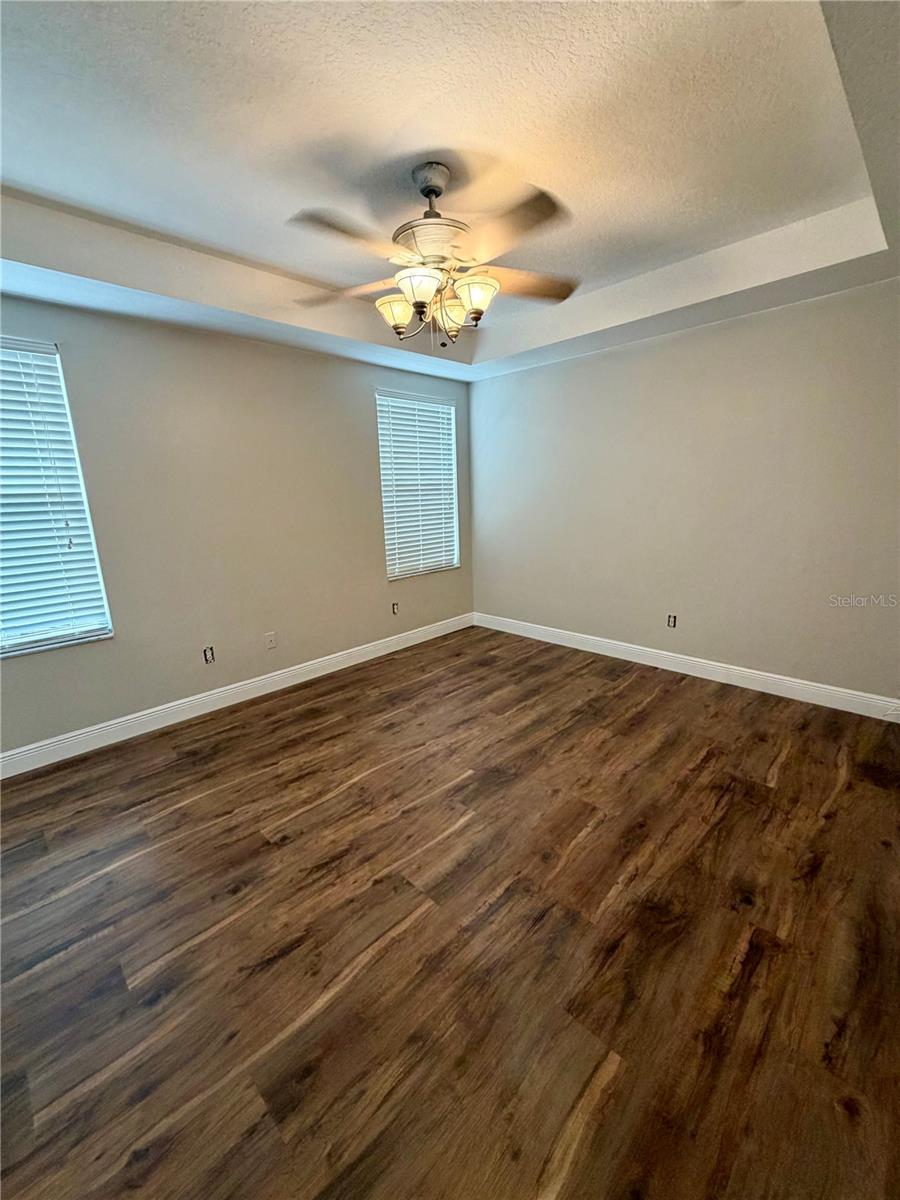 Listing photo id 7 for 18122 Lembrecht Way