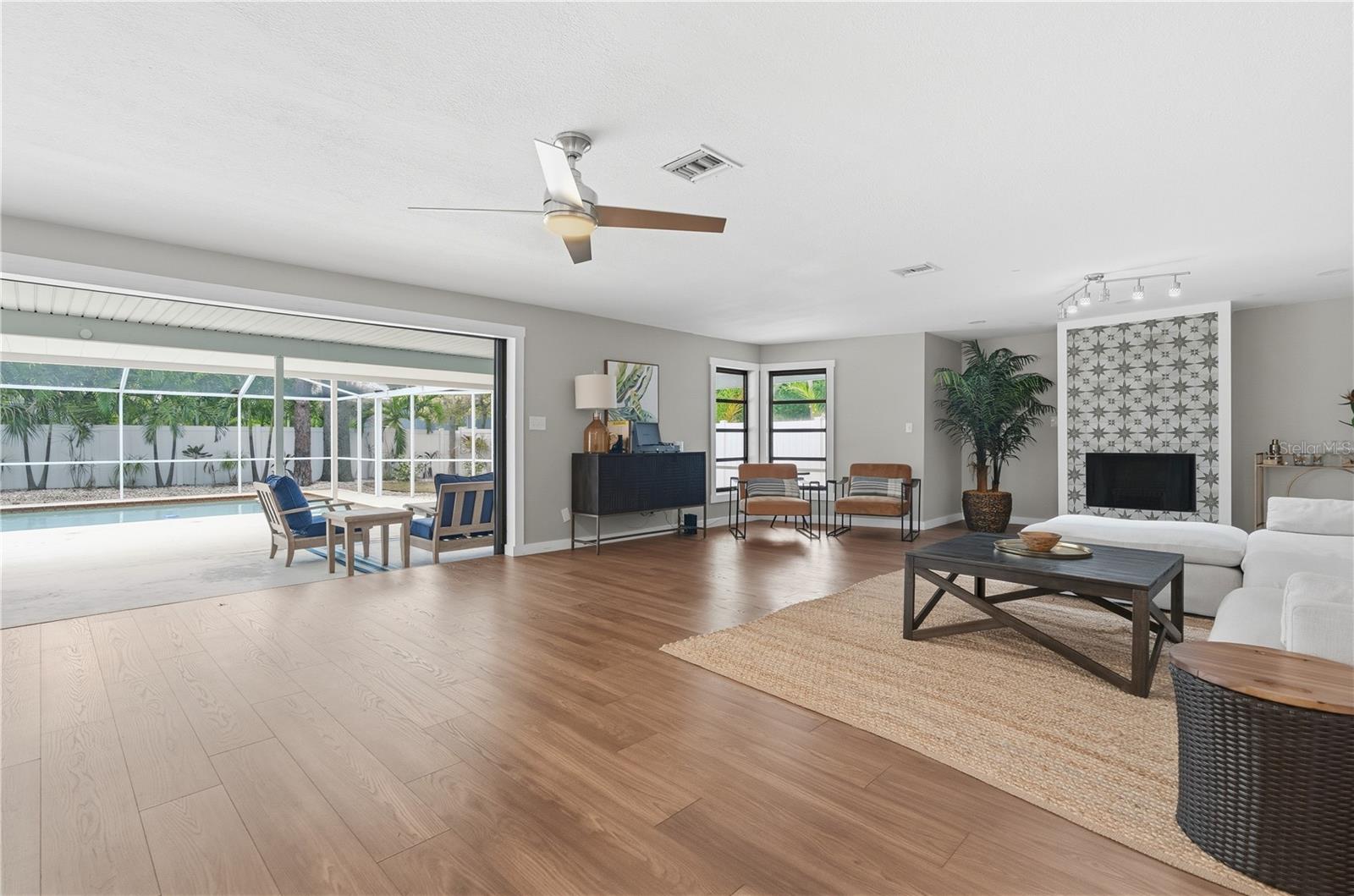 Image 15 of 37 For 13012 96th Avenue