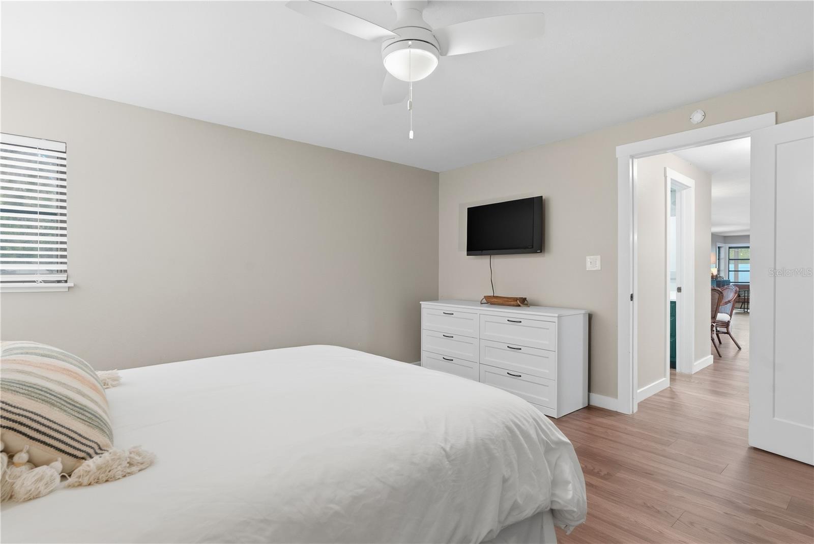 Image 25 of 37 For 13012 96th Avenue