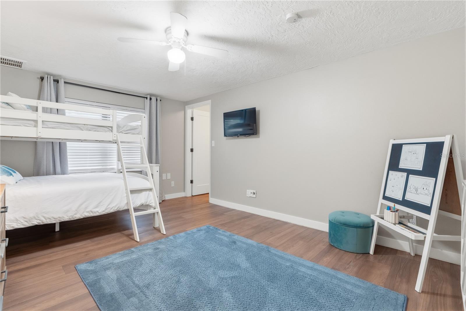 Image 27 of 37 For 13012 96th Avenue