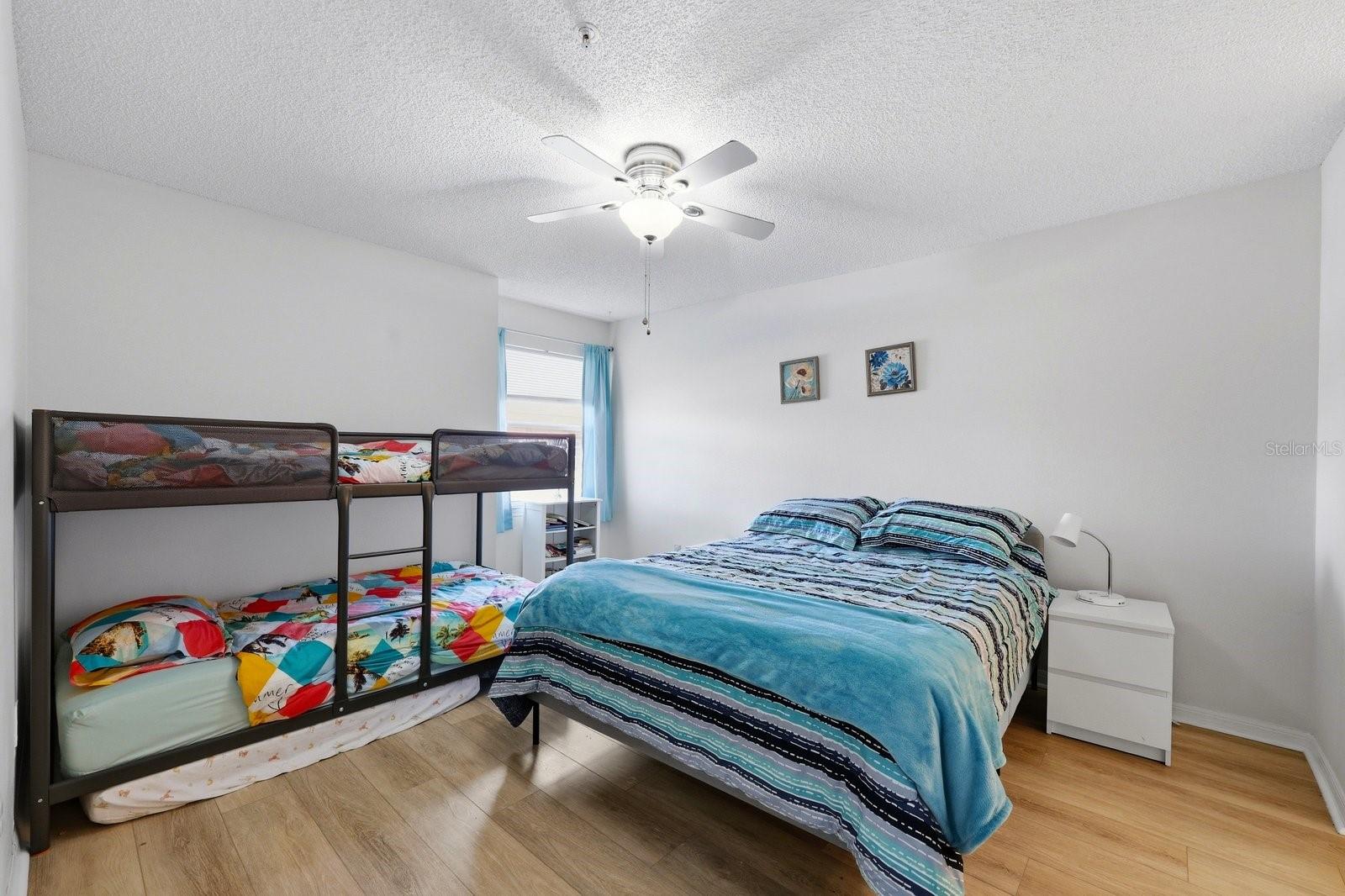 Image 13 of 18 For 2400 Feather Sound Drive 1424