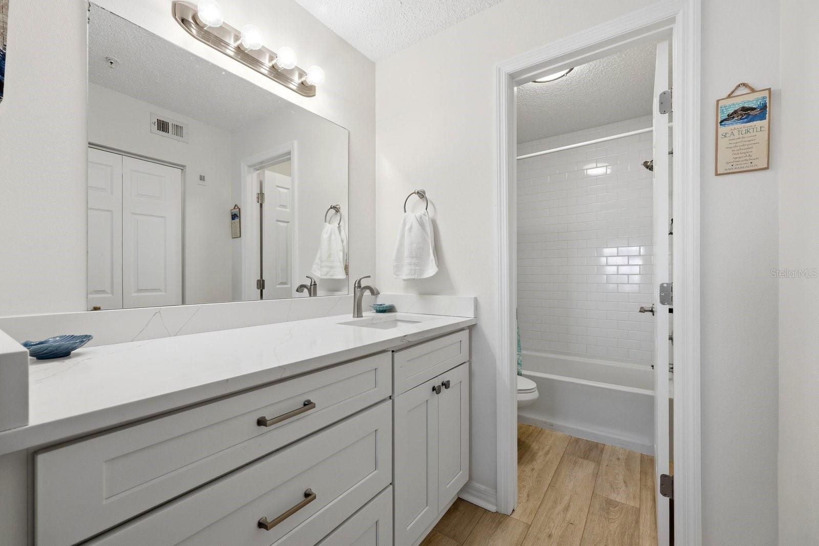 Image 16 of 18 For 2400 Feather Sound Drive 1424