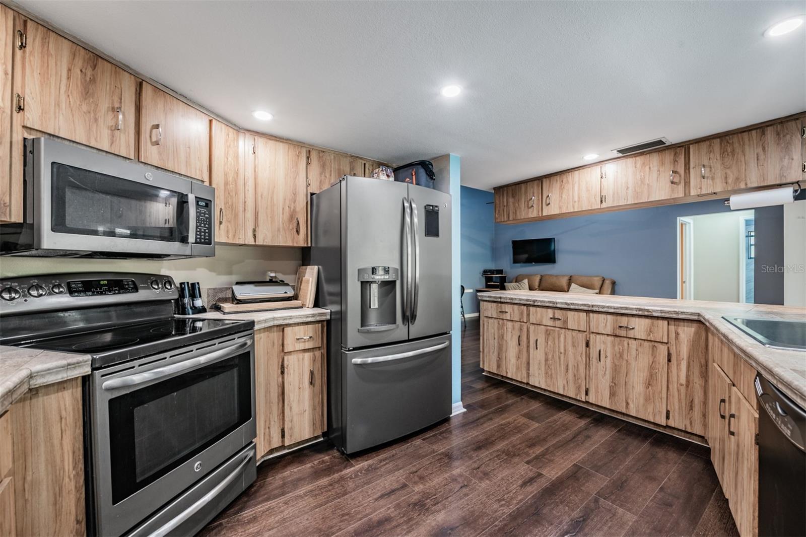 Image 12 of 54 For 9020 Tournament Drive