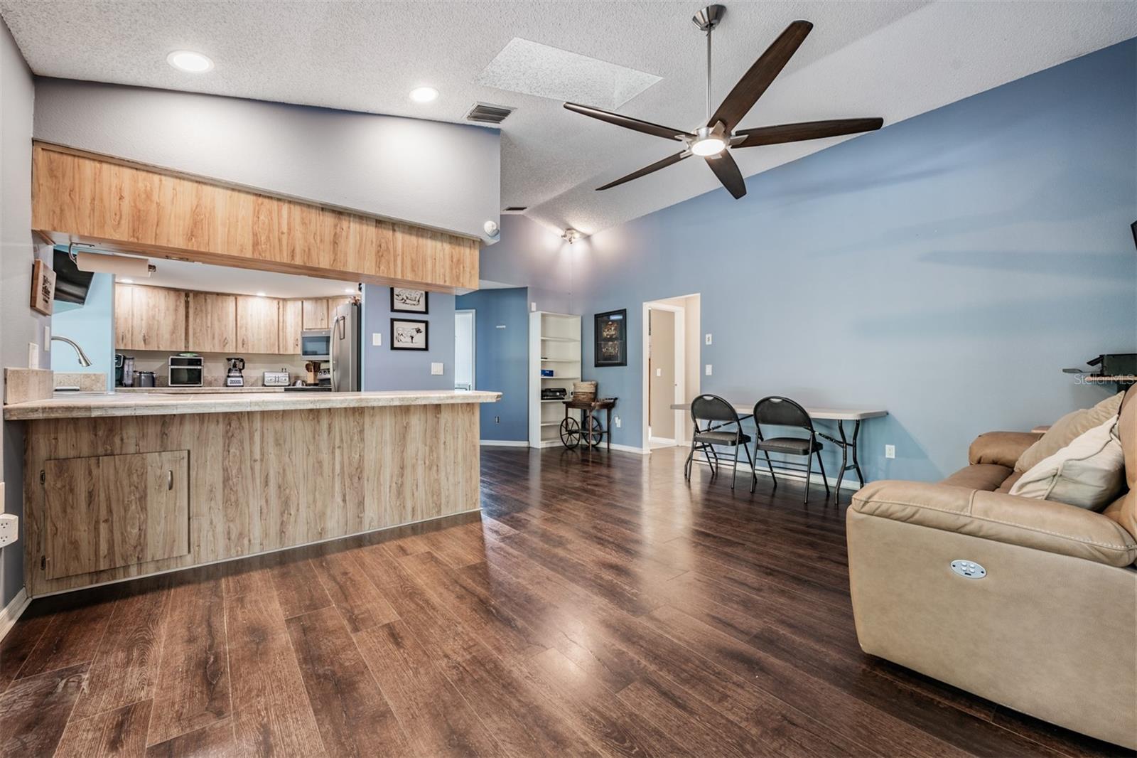 Image 21 of 54 For 9020 Tournament Drive