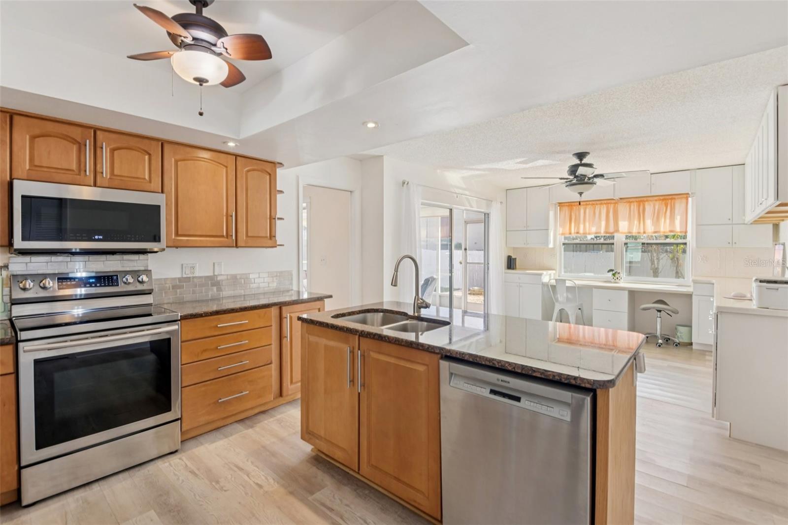 Image 10 of 33 For 2997 Kenilwick Drive S