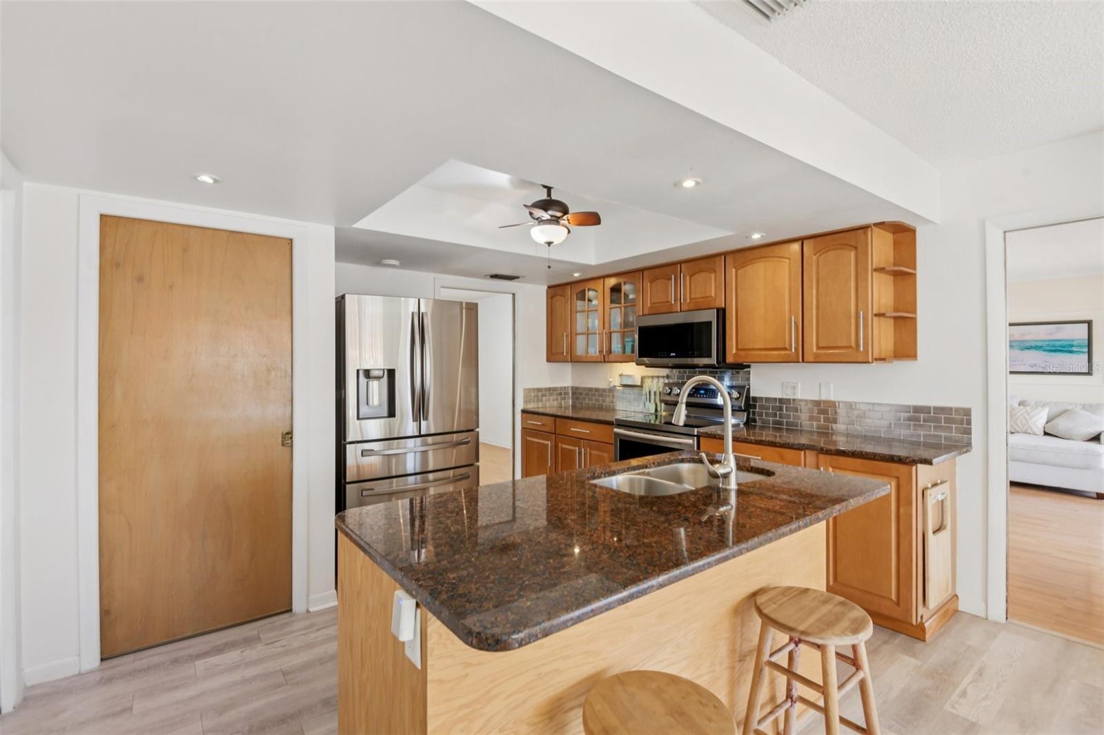 Image 11 of 33 For 2997 Kenilwick Drive S