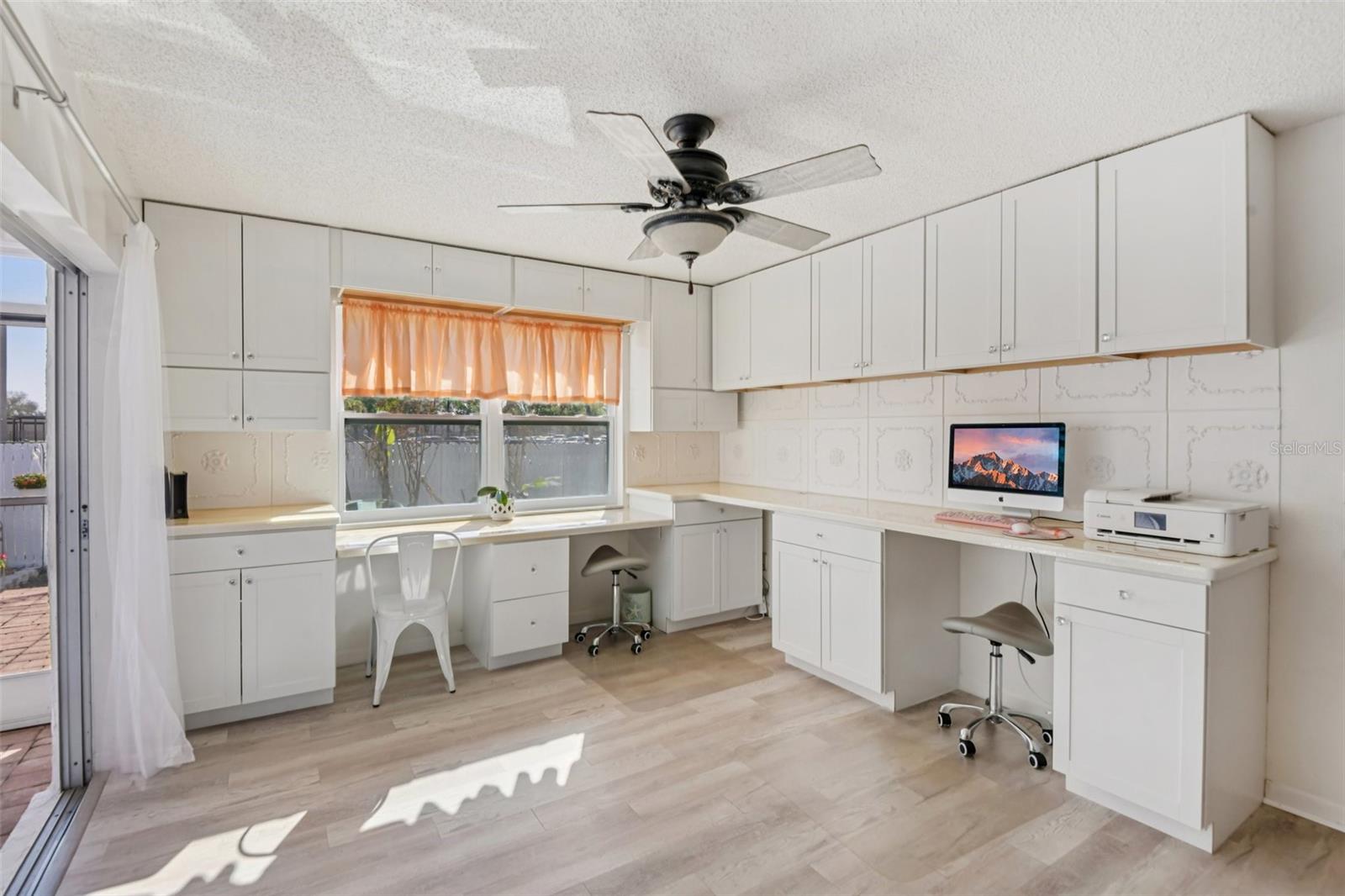 Image 13 of 33 For 2997 Kenilwick Drive S