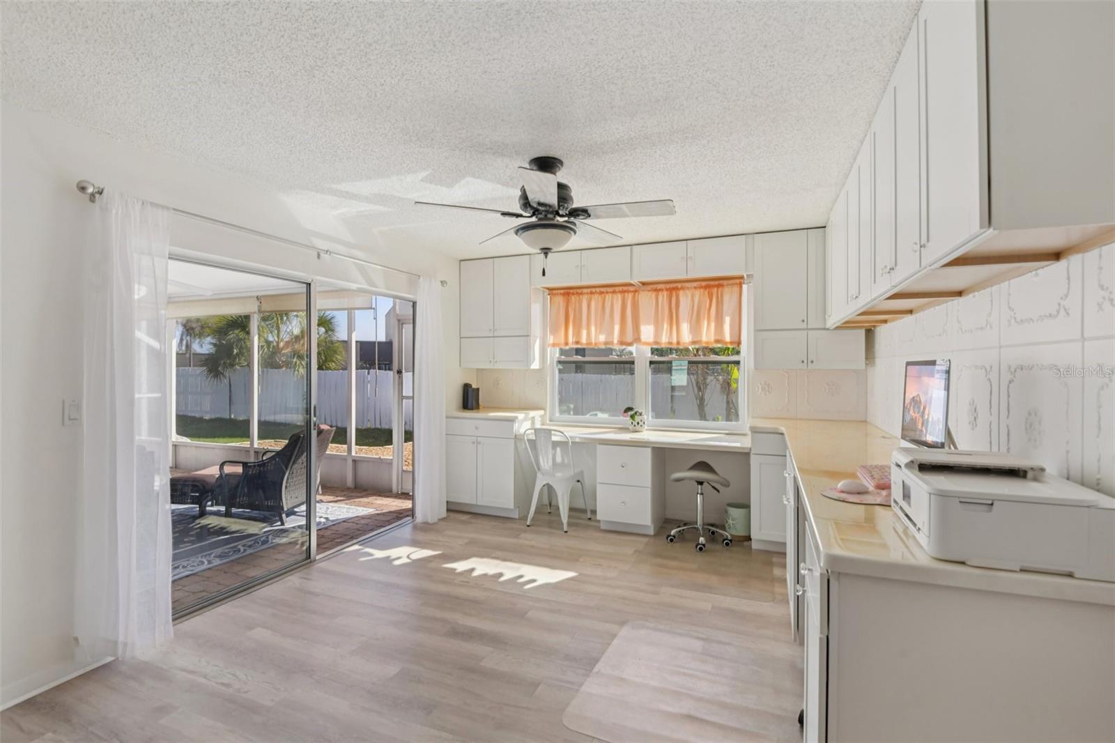 Image 14 of 33 For 2997 Kenilwick Drive S