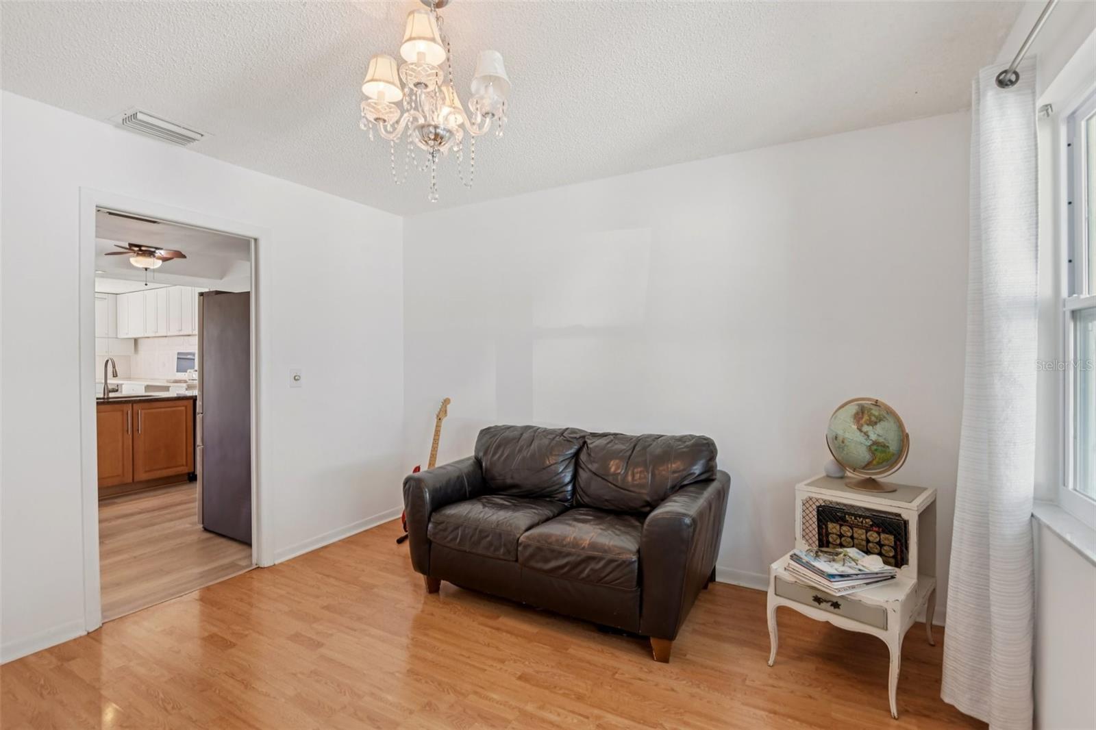 Image 15 of 33 For 2997 Kenilwick Drive S