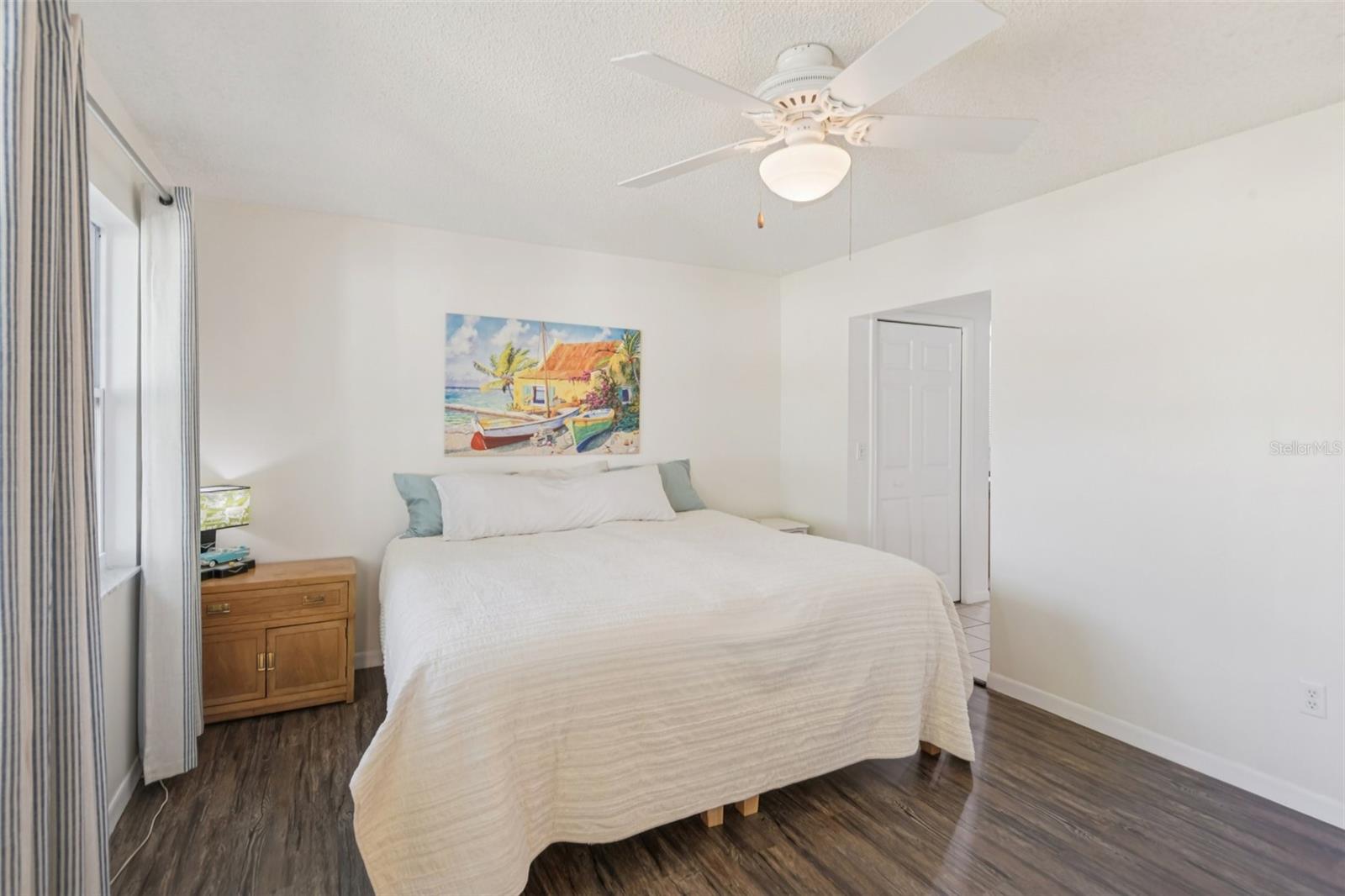 Image 16 of 33 For 2997 Kenilwick Drive S