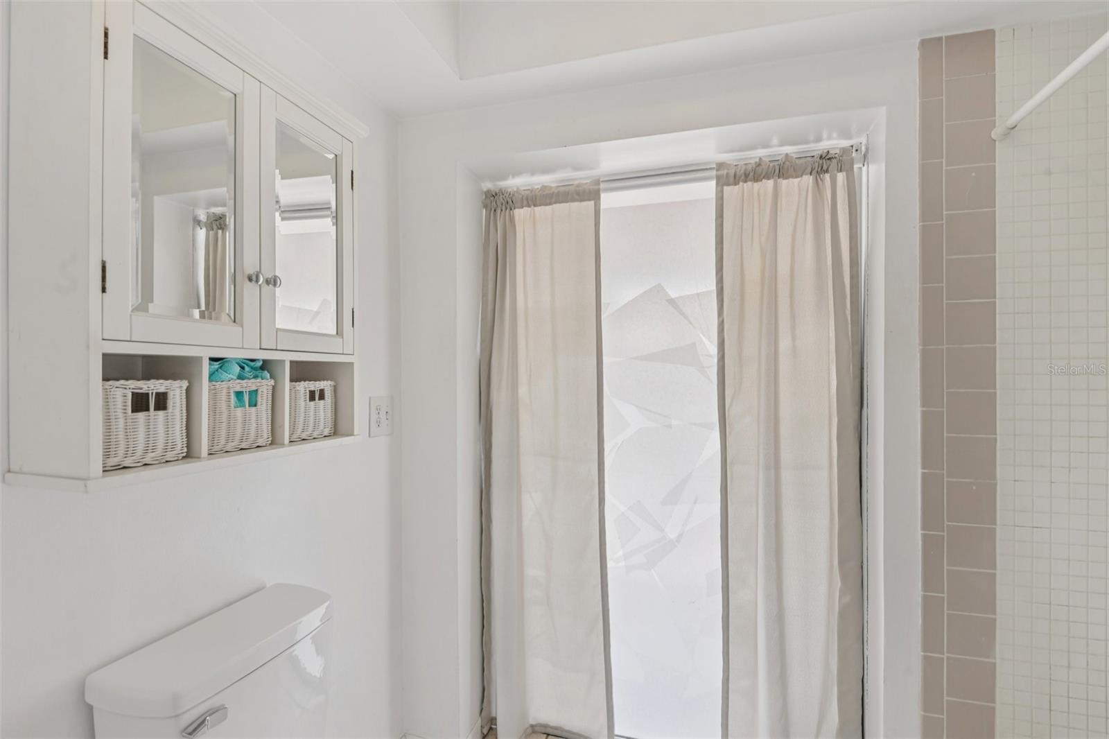 Image 19 of 33 For 2997 Kenilwick Drive S