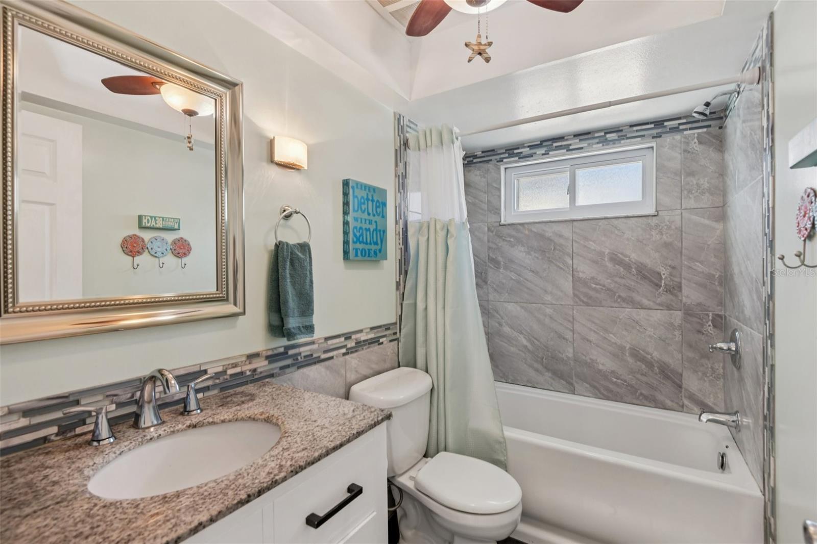 Image 23 of 33 For 2997 Kenilwick Drive S