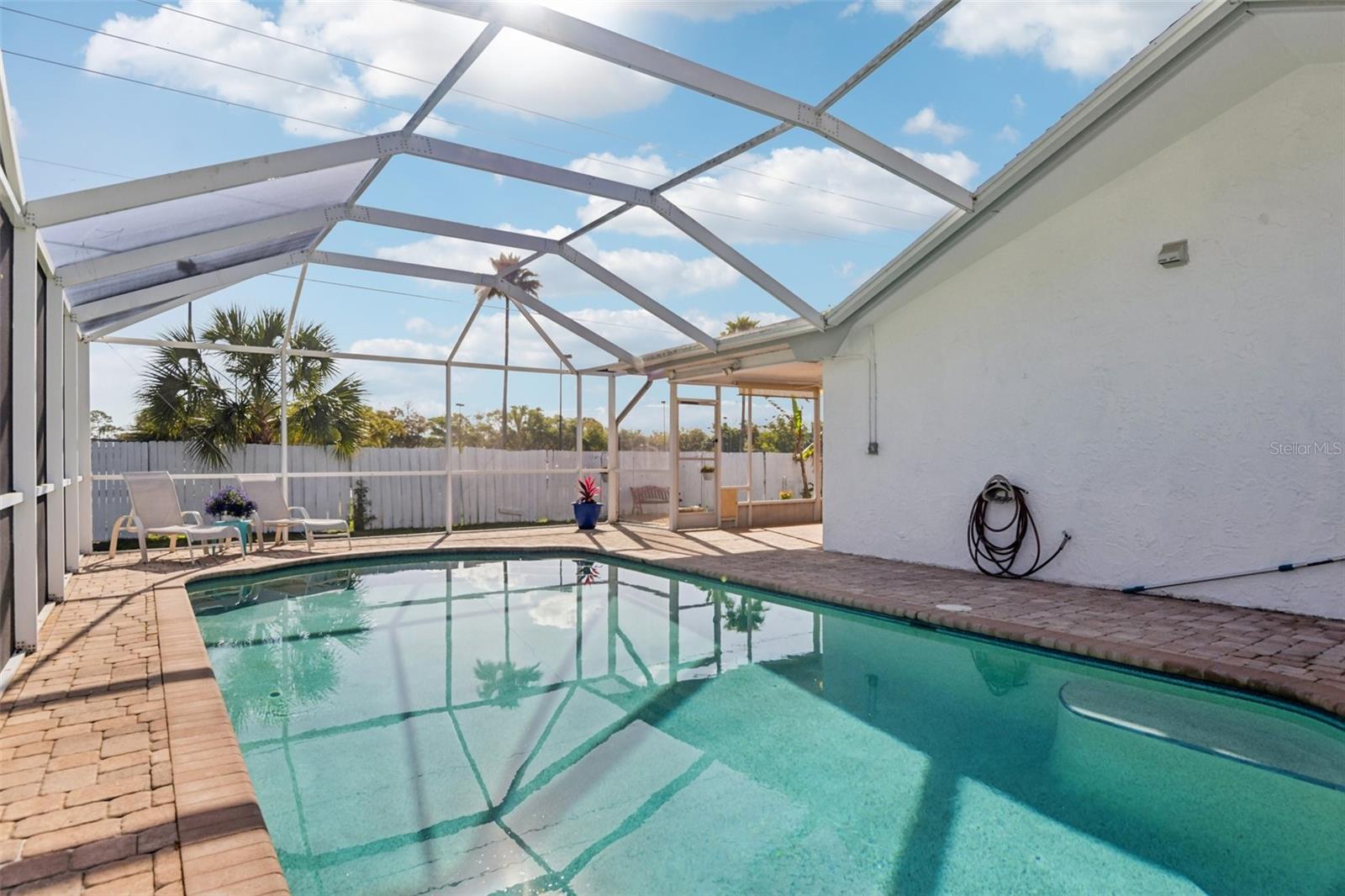 Image 28 of 33 For 2997 Kenilwick Drive S