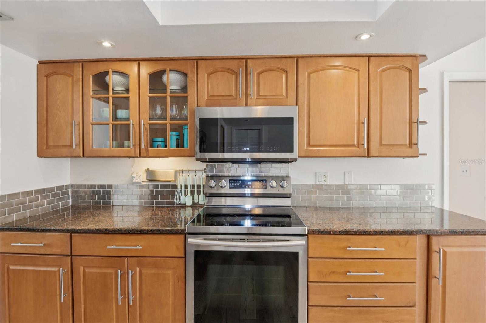 Image 9 of 33 For 2997 Kenilwick Drive S