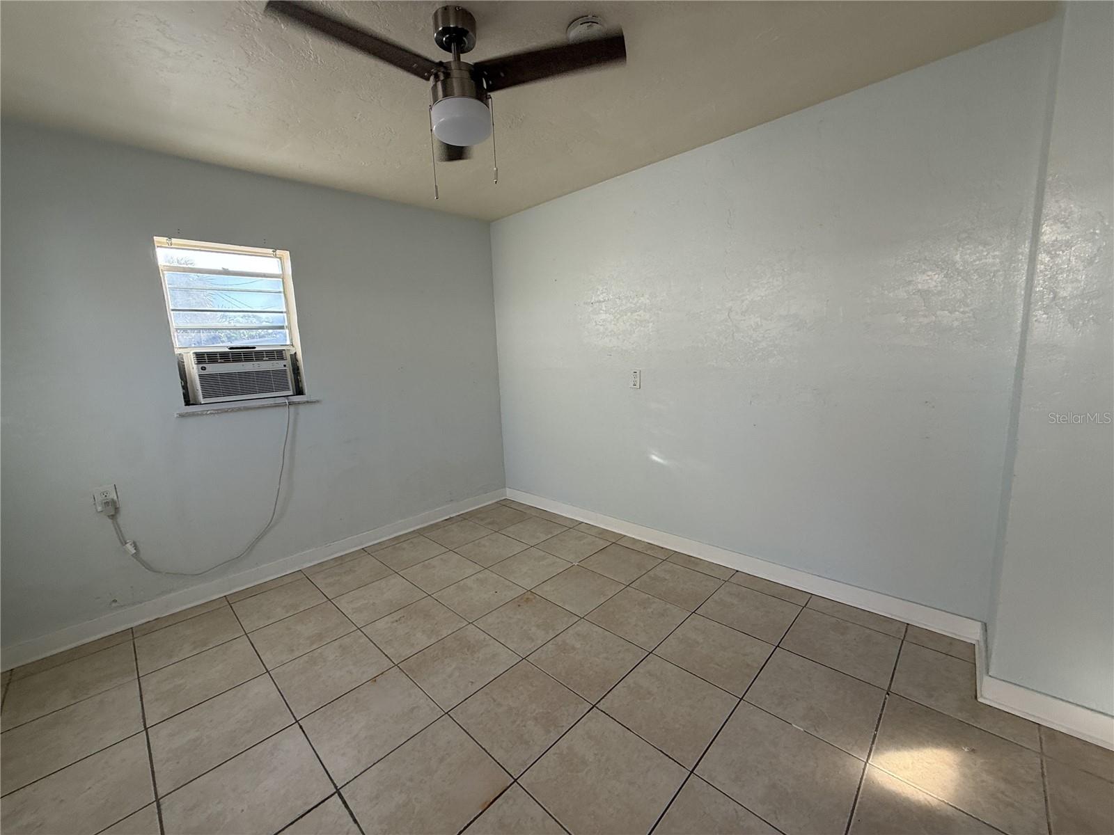 Image 10 of 15 For 12127 Gulf Boulevard 5