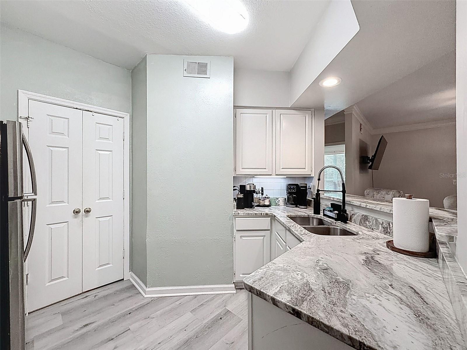 Image 20 of 58 For 1203 Bay Club Circle 1203