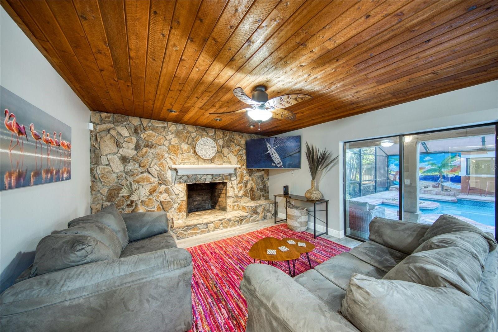 Image 11 of 39 For 13703 Oak Forest Boulevard N