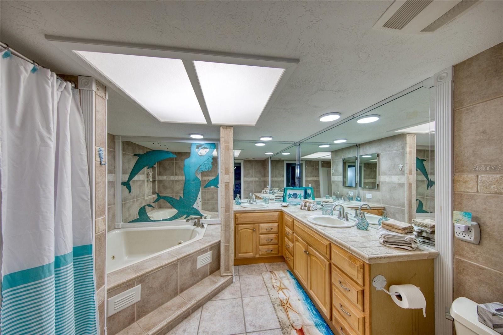 Image 18 of 39 For 13703 Oak Forest Boulevard N