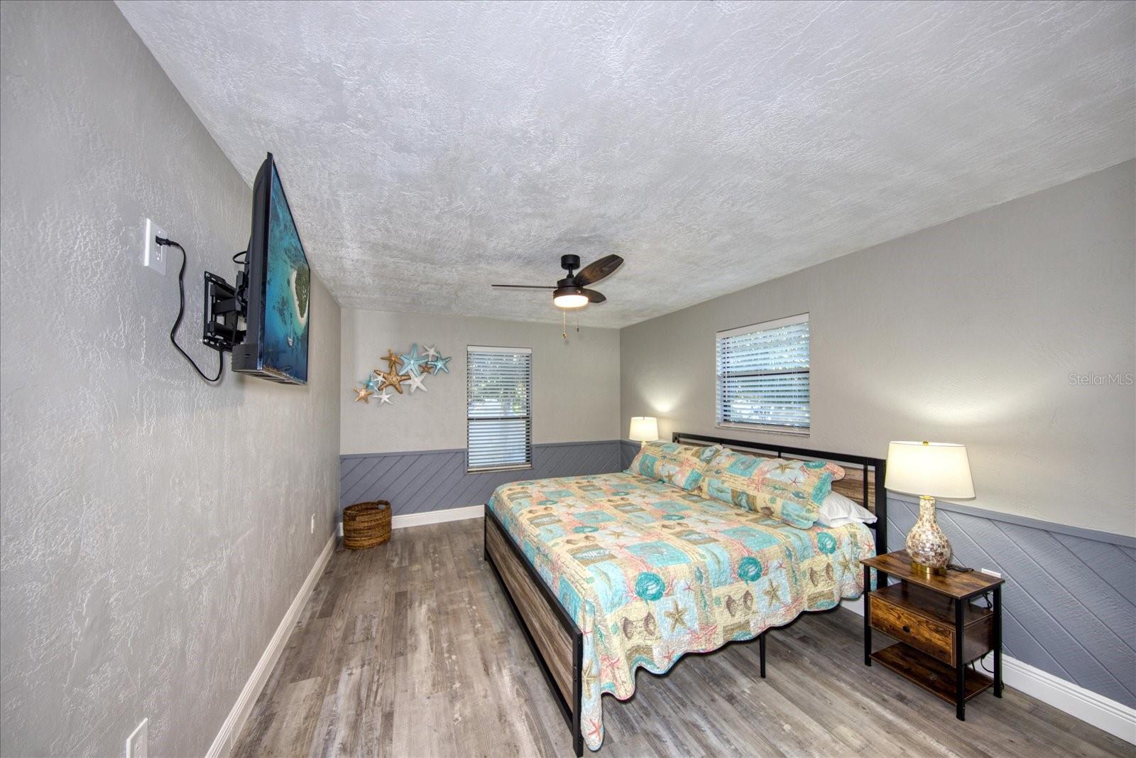 Image 21 of 39 For 13703 Oak Forest Boulevard N