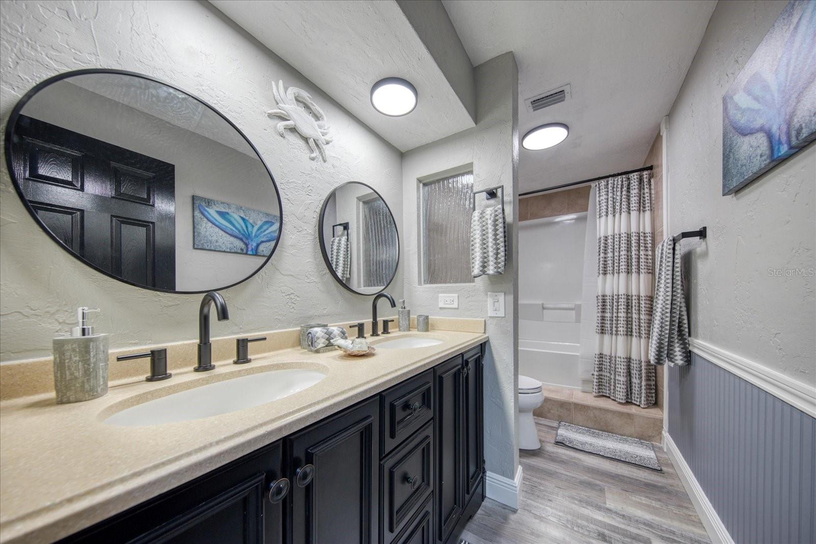 Image 22 of 39 For 13703 Oak Forest Boulevard N