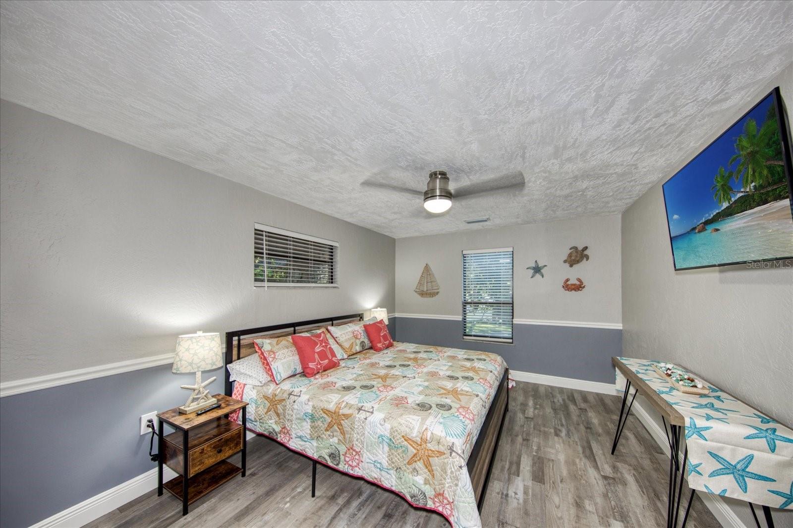 Image 23 of 39 For 13703 Oak Forest Boulevard N