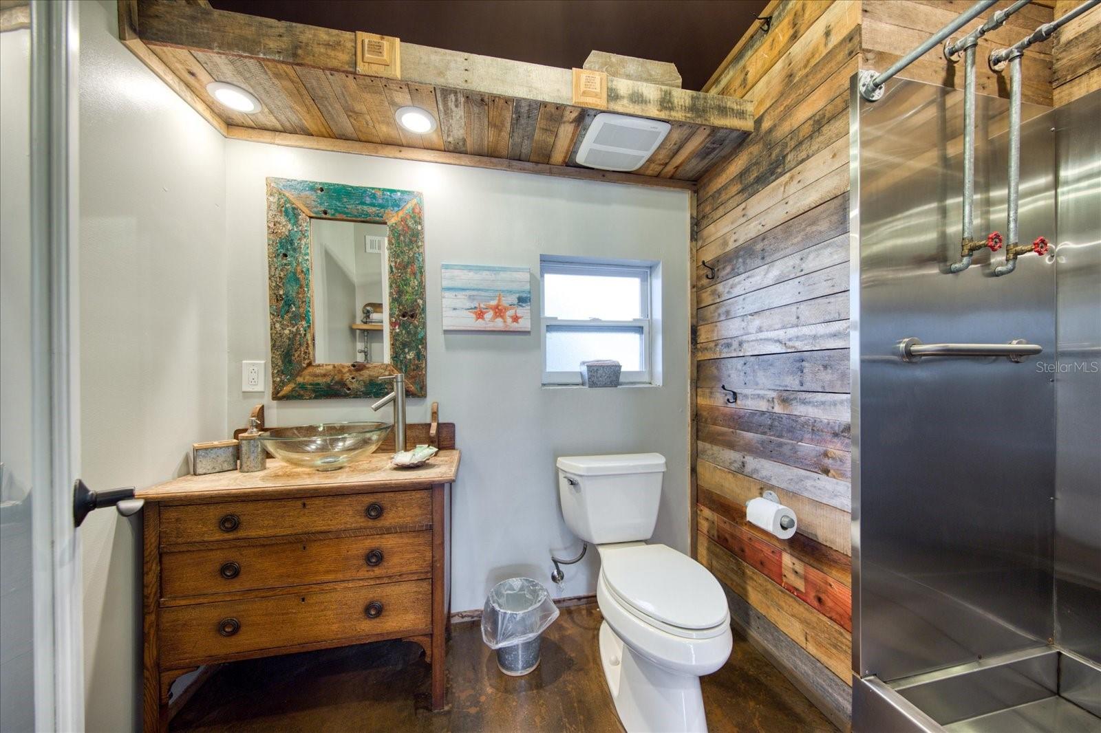 Image 36 of 39 For 13703 Oak Forest Boulevard N