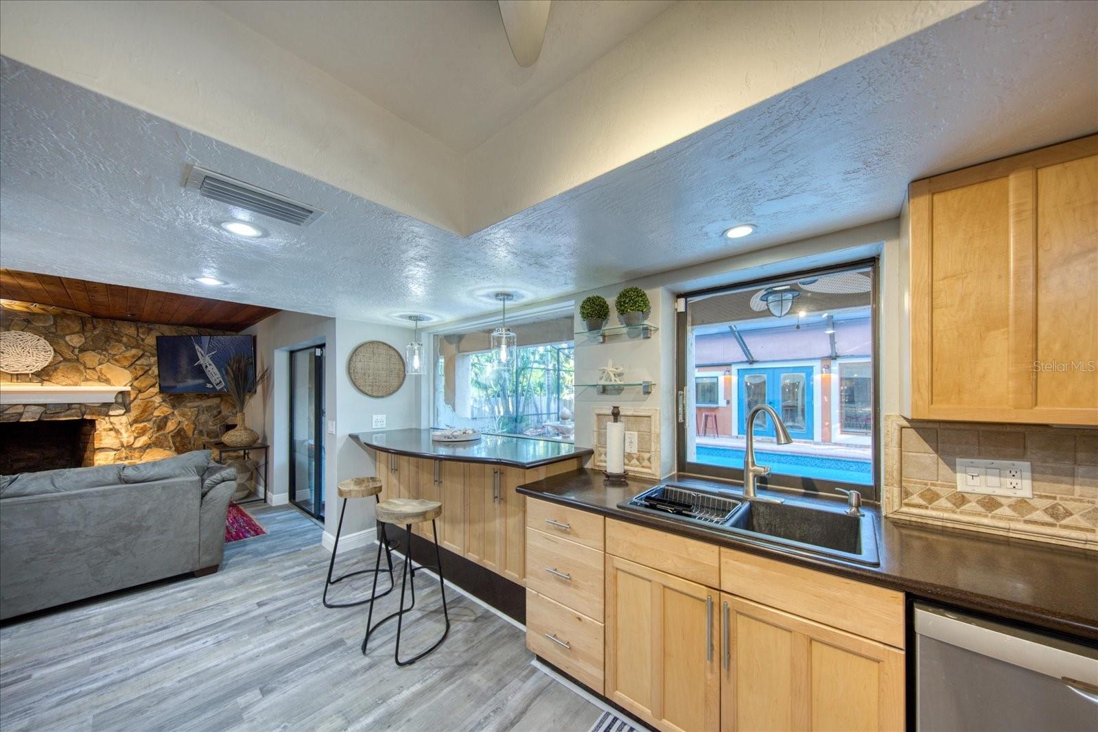 Image 9 of 39 For 13703 Oak Forest Boulevard N