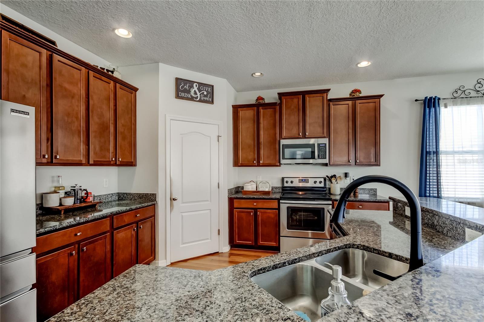 Image 13 of 41 For 30623 Casewell Place