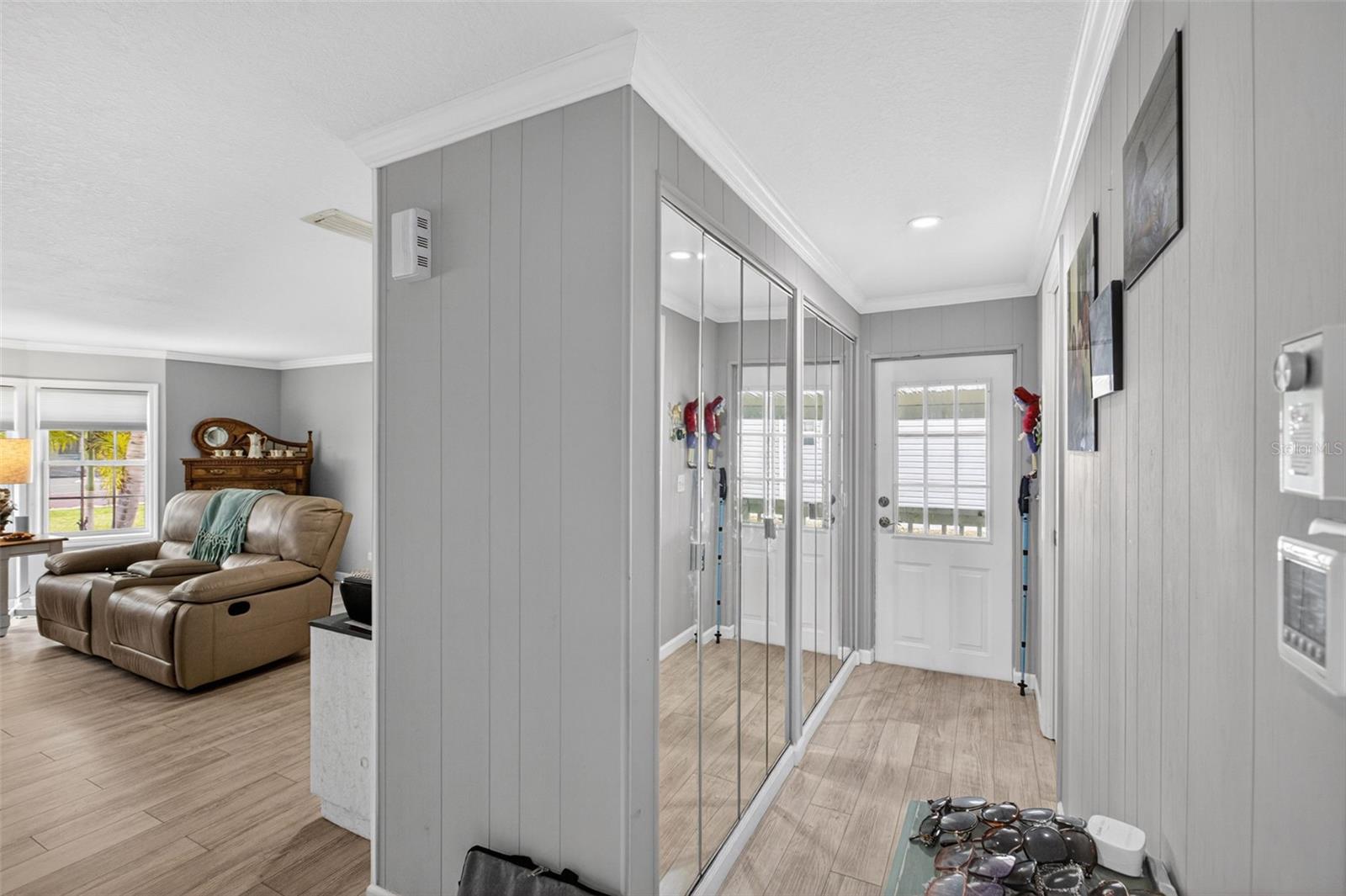 Image 3 of 80 For 504 Alvarado