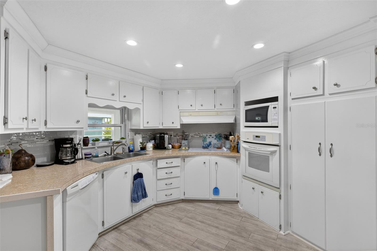 Image 5 of 80 For 504 Alvarado