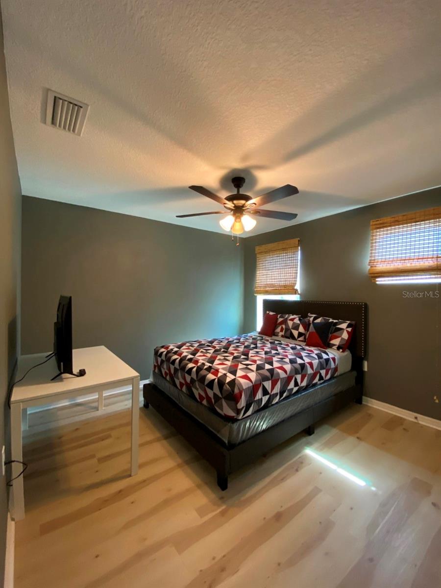 Image 11 of 16 For 809 Oregon Avenue