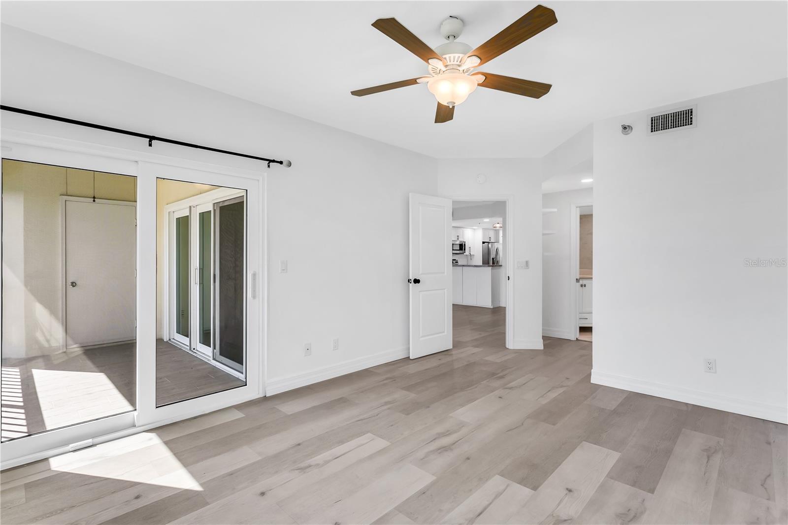 Image 21 of 50 For 1000 Harbour Island Boulevard 2511