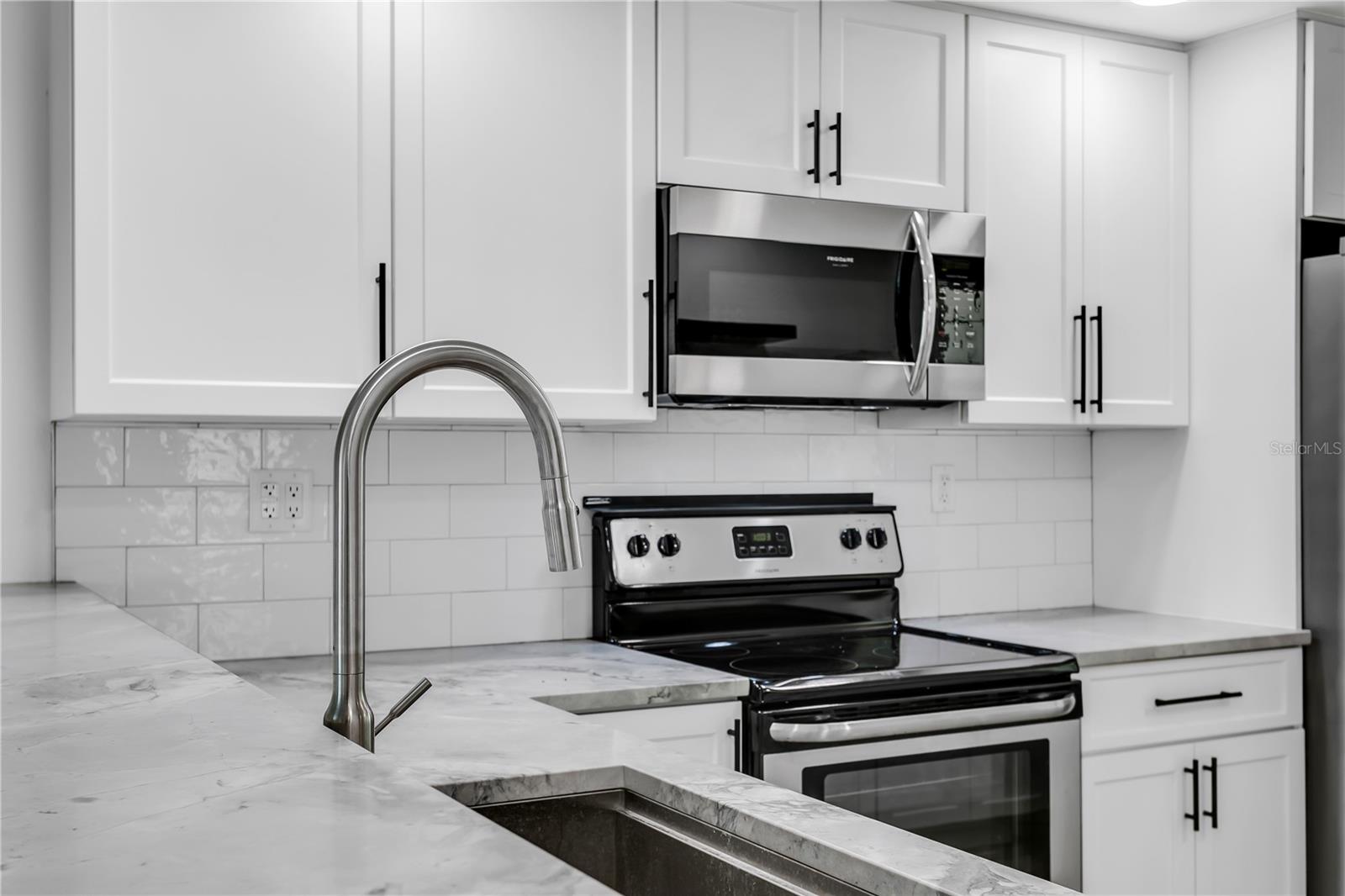 Image 6 of 50 For 1000 Harbour Island Boulevard 2511