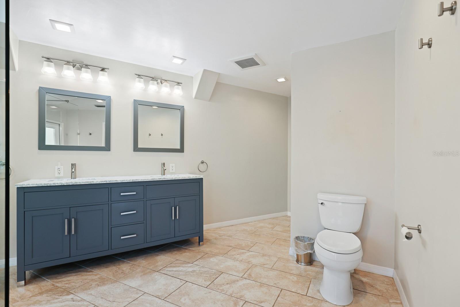 Image 24 of 61 For 5208 Laurel Pointe Drive