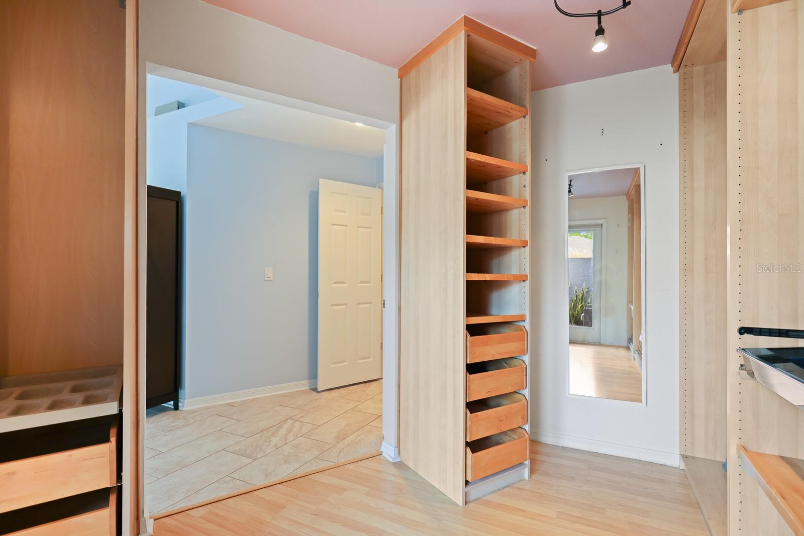 Image 25 of 61 For 5208 Laurel Pointe Drive